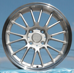 Диск Rays Yl1365 15x7 4x100 ET35 DIA73.1 SILVER